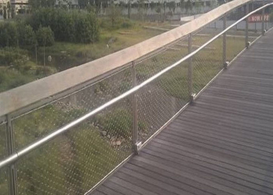 Balaustrada das virolas que cerca o furo de aço inoxidável da malha 80*80 milímetro da corda de fio