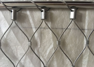 A malha clássica do cabo da balaustrada de Inox, X tende a malha de aço inoxidável Webnet da corda