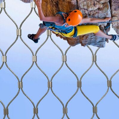 Rede de proteção para balaustrada com malha de aço inoxidável e preenchimento tipo X para corrimão