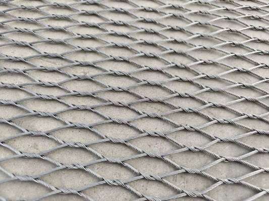 Comprimento de rolo 30m Abertura de rede de fio de aviário 30mm X 30mm Malha durável projetada para recinto de aves e proteção de aviário
